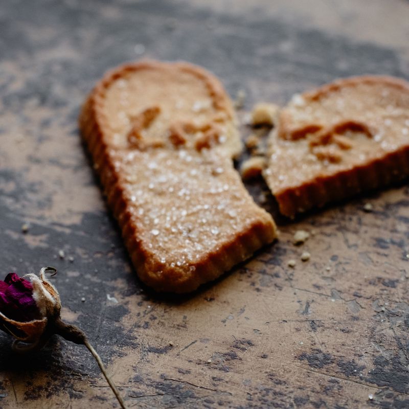 ULTIMATIVE HERZELEID HEILUNG  - Argandini Titisari