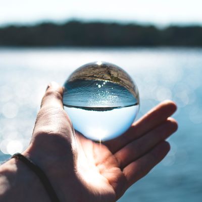 KLAR - SEHEN ERMÄCHTIGUNG - Argandini Titisari KLAR - SEHEN ERMÄCHTIGUNG - Argandini Titisari