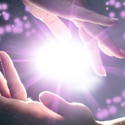 BESCHÄDIGTE AURA BEHANDLUNG - Argandini Titisari BESCHÄDIGTE AURA BEHANDLUNG - Argandini Titisari