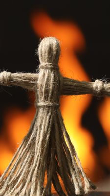 MAGISCHE BESCHWÖRUNG ZUR FLUCHENTFERNUNG - Manuela Fasoli - 2023 MAGISCHE BESCHWÖRUNG ZUR FLUCHENTFERNUNG - Manuela Fasoli - 2023