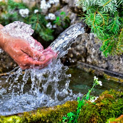 UNENDLICHE HEILUNGSQUELLE - Argandini Titisari UNENDLICHE HEILUNGSQUELLE - Argandini Titisari