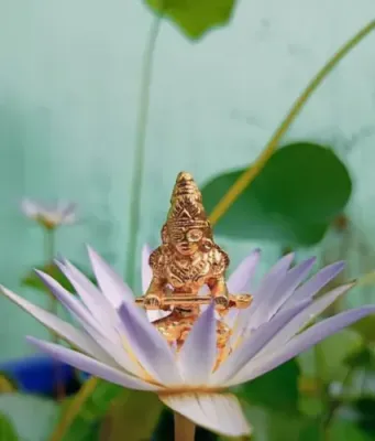 SARASVATI ERMÄCHTIGUNG - Argandini Titisari SARASVATI ERMÄCHTIGUNG - Argandini Titisari