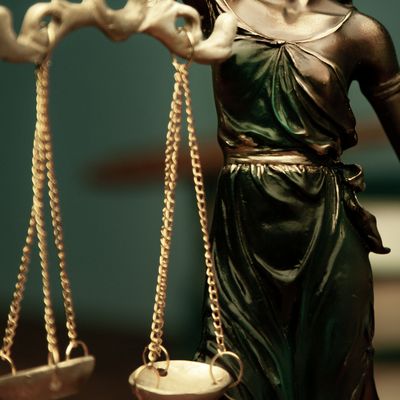 Die Engel und Heiligen der Gerechtigkeit - Angelica Saerbeck - HANDBUCH IN DEUTSCHER SPRACHE