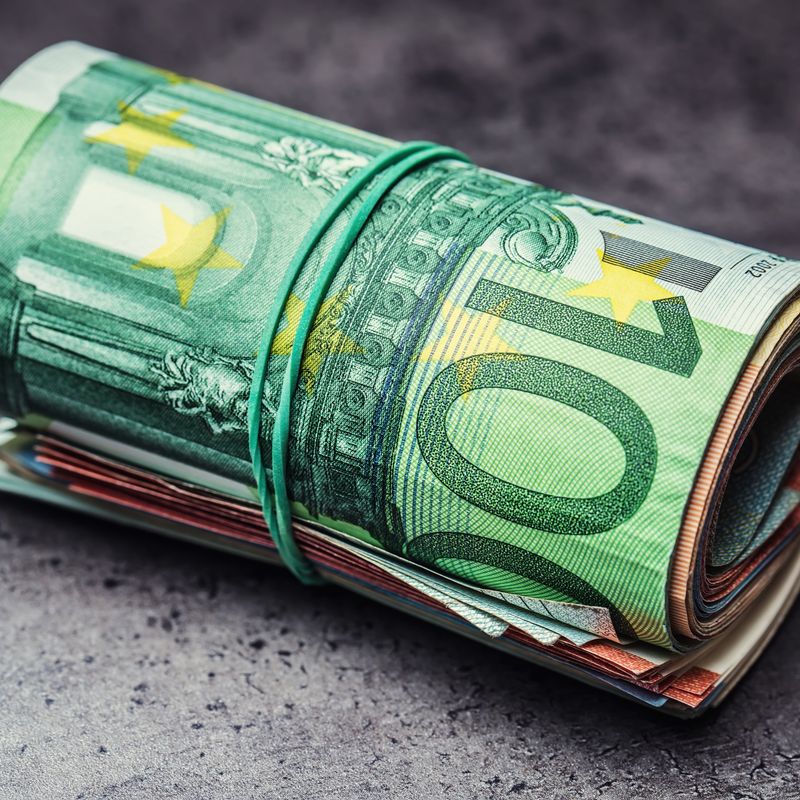 Magical cocktail of fast cash - by Manuela Fasoli - 2024