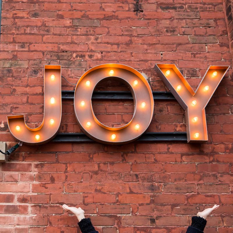 TIEFES LICHT DER FREUDE ENERGETIK - Jalu Wasonoadi