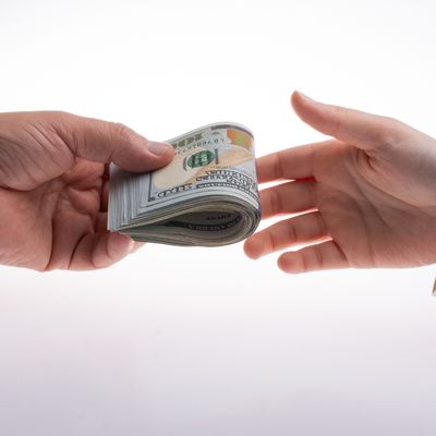 Geld zurückrufen Magische Essenz - Manuela Fasoli Geld zurückrufen Magische Essenz - Manuela Fasoli