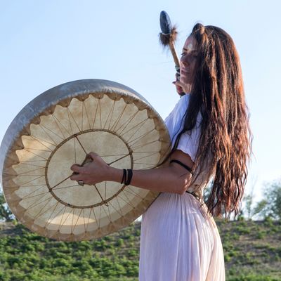 Ulhen bhaè die Schamanengöttin der Fruchtbarkeit und glücklicher Beziehungen - Manuela Fasoli - 2020 Ulhen bhaè die Schamanengöttin der Fruchtbarkeit und glücklicher Beziehungen - Manuela Fasoli - 2020