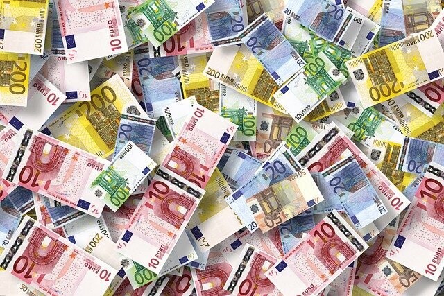 MONEY ECSTASY BOMB - Lavinia Sina Szendrei - ?? Deutsch ODER ?? English MONEY ECSTASY BOMB - Lavinia Sina Szendrei - ?? Deutsch ODER ?? English