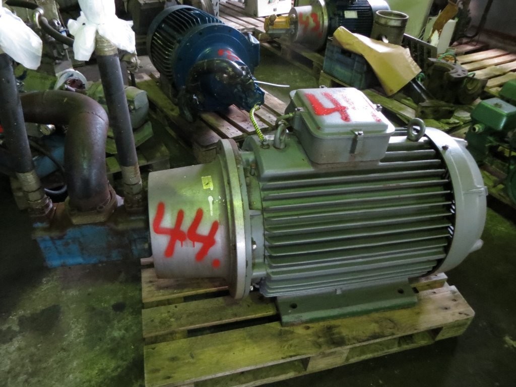 44. Hydraulik pumper - Vickers 4535 V50A25