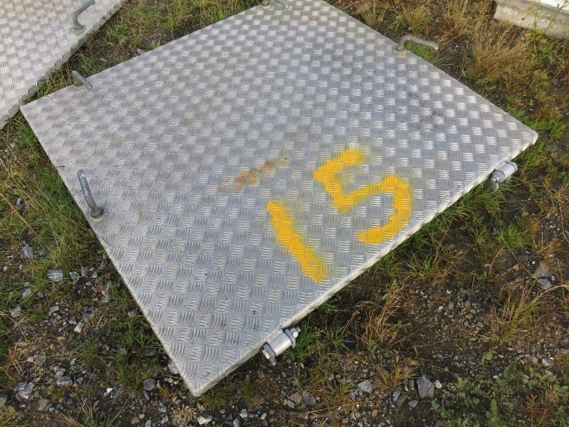 15. Luker , Nedganger & Skap - 120x120 alu/stålkarm