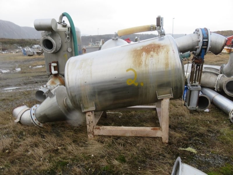 2. Vakumtanker og ventiler - ca 1400 liter, 100x180cm