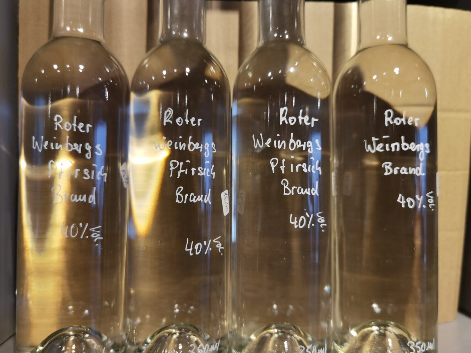 Roter Weinbergs Pfirsich Brand 40 % Alk.