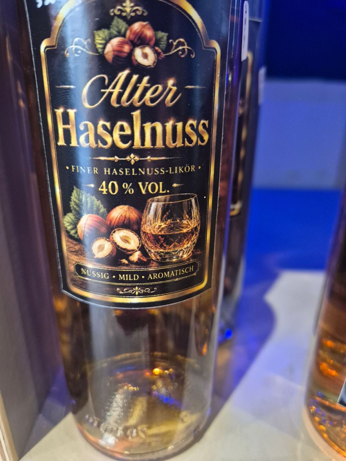 Alter Haselnuss Likör