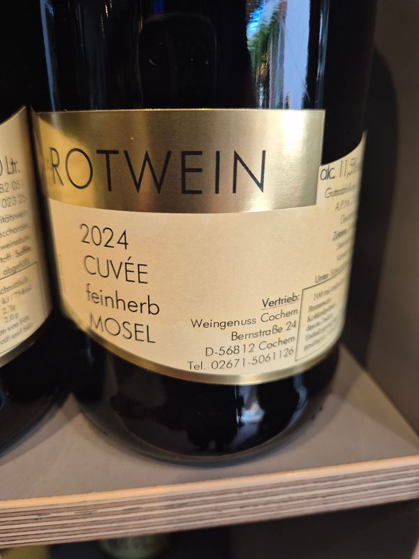 2024 Cuvee Rotwein Feinherb 2024 Cuvee Rotwein Feinherb