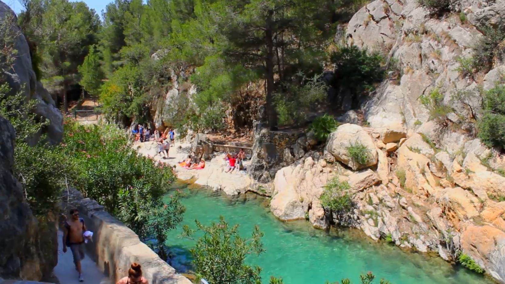 Guadalest and Algar Falls, Round Town Travel