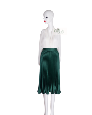 Bô chân váy midi luạ satin+ áo trắng voan cát Bô chân váy midi luạ satin+ áo trắng voan cát