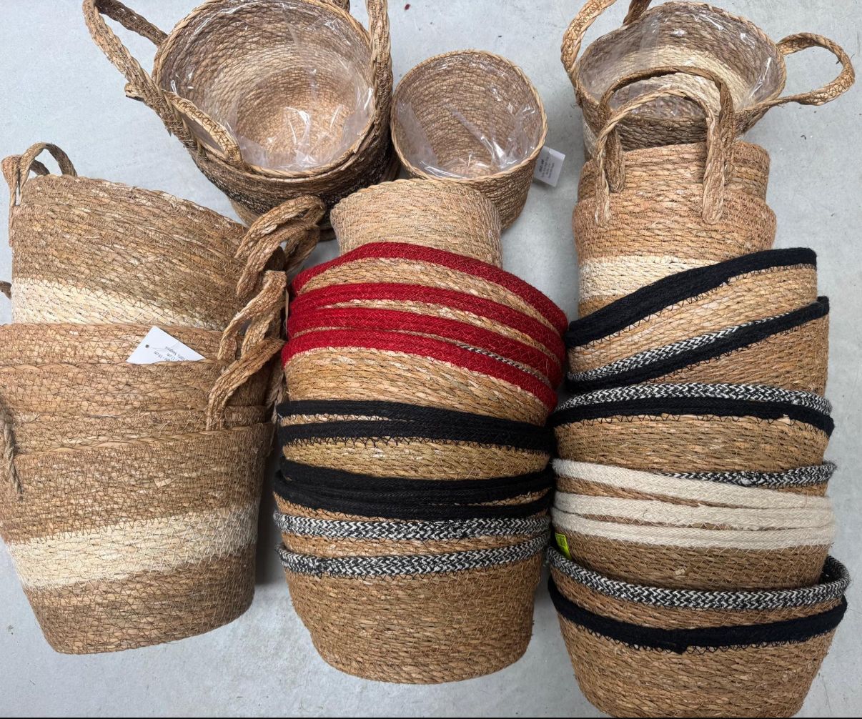 Lot de 40 Paniers en Osier – Styles et Tailles Variés
