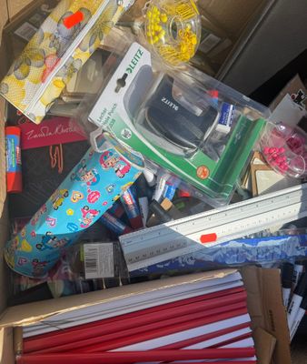 ✏️ Lot de 250 articles scolaires – Fournitures variées selon arrivages