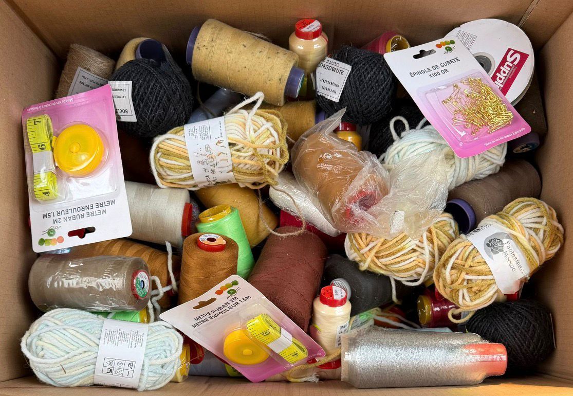 Lot de 50 pièces de mercerie