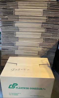 Palette de 100 Cartons, Palette de 100 Cartons,