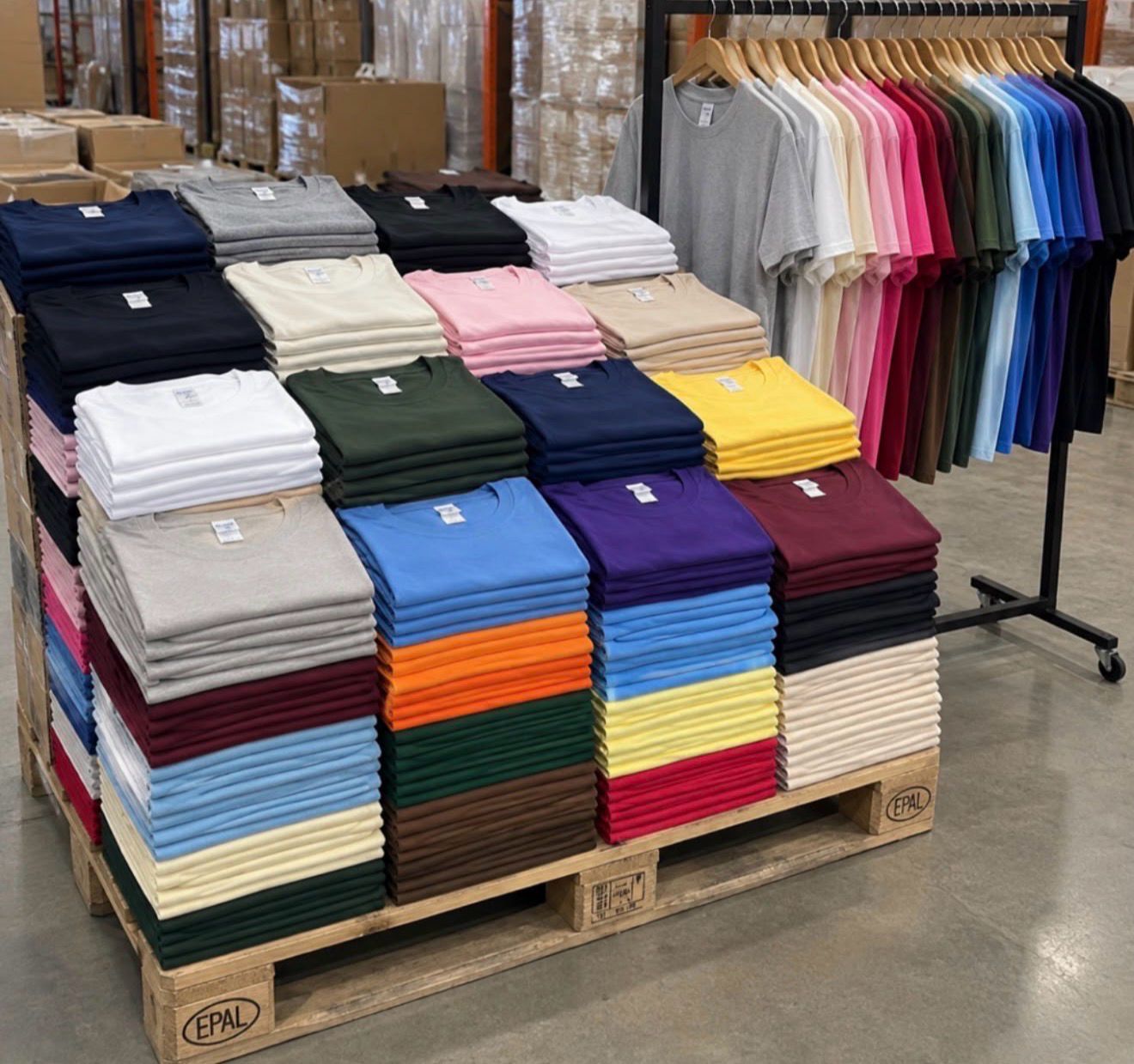 Lot de 50 Arrivage de tee Shirt neuf mélange de taille du S au XXXXL 100 % coton mélange de couleur neuf irrégular Lot de 50 Arrivage de tee Shirt neuf mélange de taille du S au XXXXL 100 % coton mélange de couleur neuf irrégular