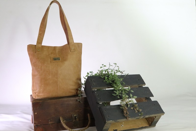Shopper Handbag: Plain - No Front Pocket