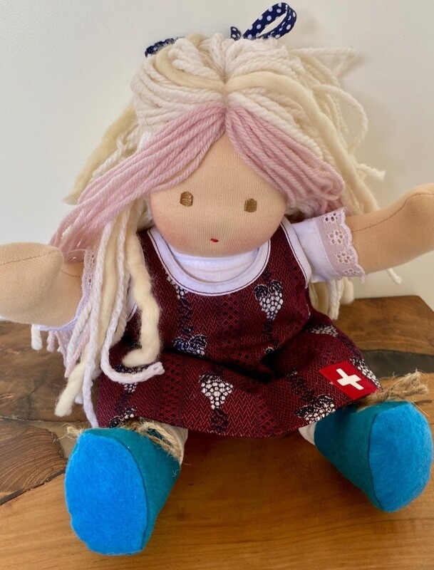POUPEE FOLK SWISS MARINA LA LA 30CM