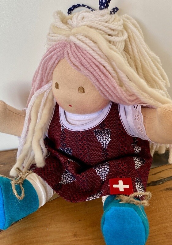 POUPEE FOLK SWISS MARINA LA LA 30CM