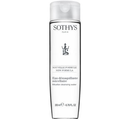 Eau démaquillante micellaire