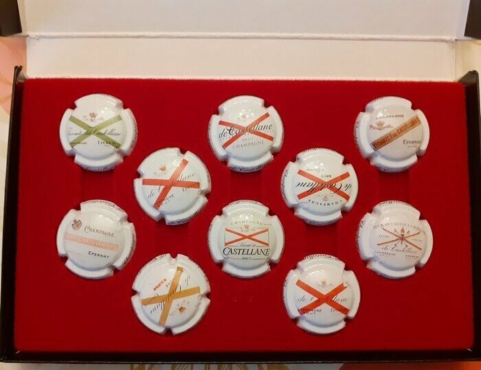 COFFRET 10 BELLES CAPSULES CHAMPAGNE DE CASTELLANE REF N°90 A 80i NEWS
