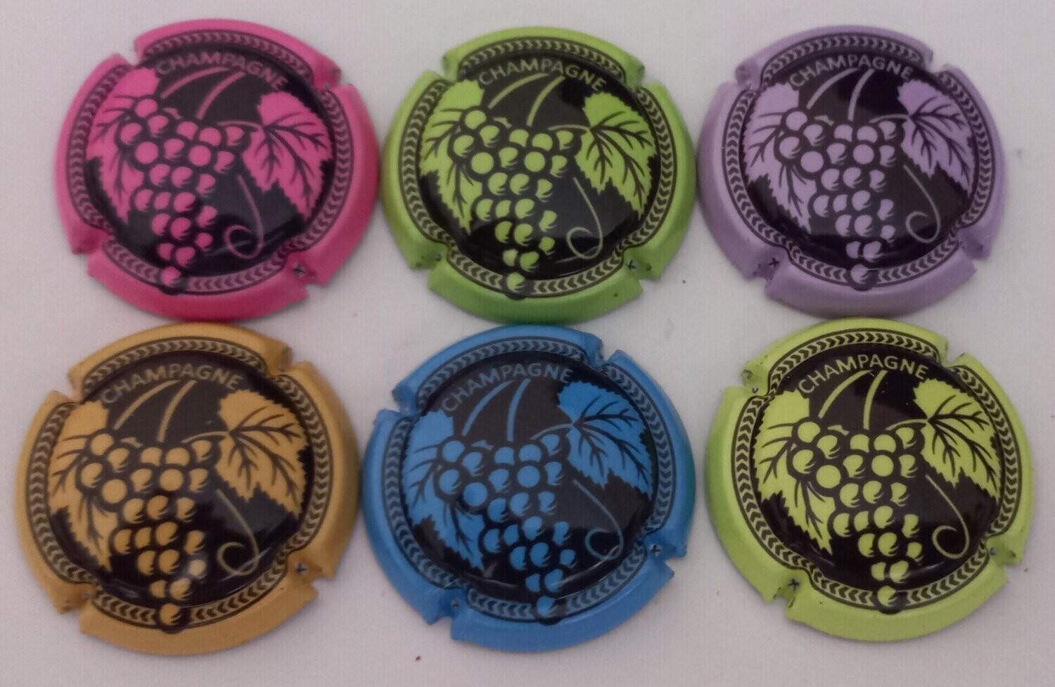 6 BELLES CAPSULES CHAMPAGNE GENERIQUE GRAPPE REF N°977 A 977e NEWS