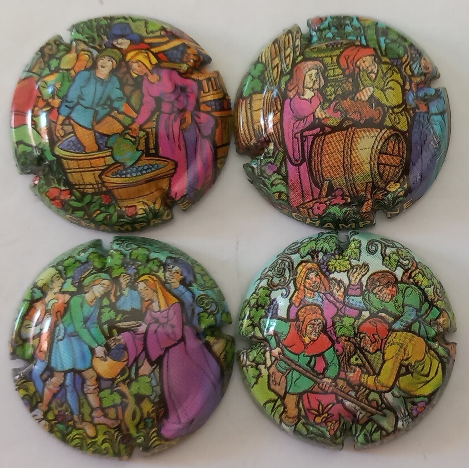 4 BELLES CAPSULES CHAMPAGNE GENERIQUE REF N°731 a 731c NEWS