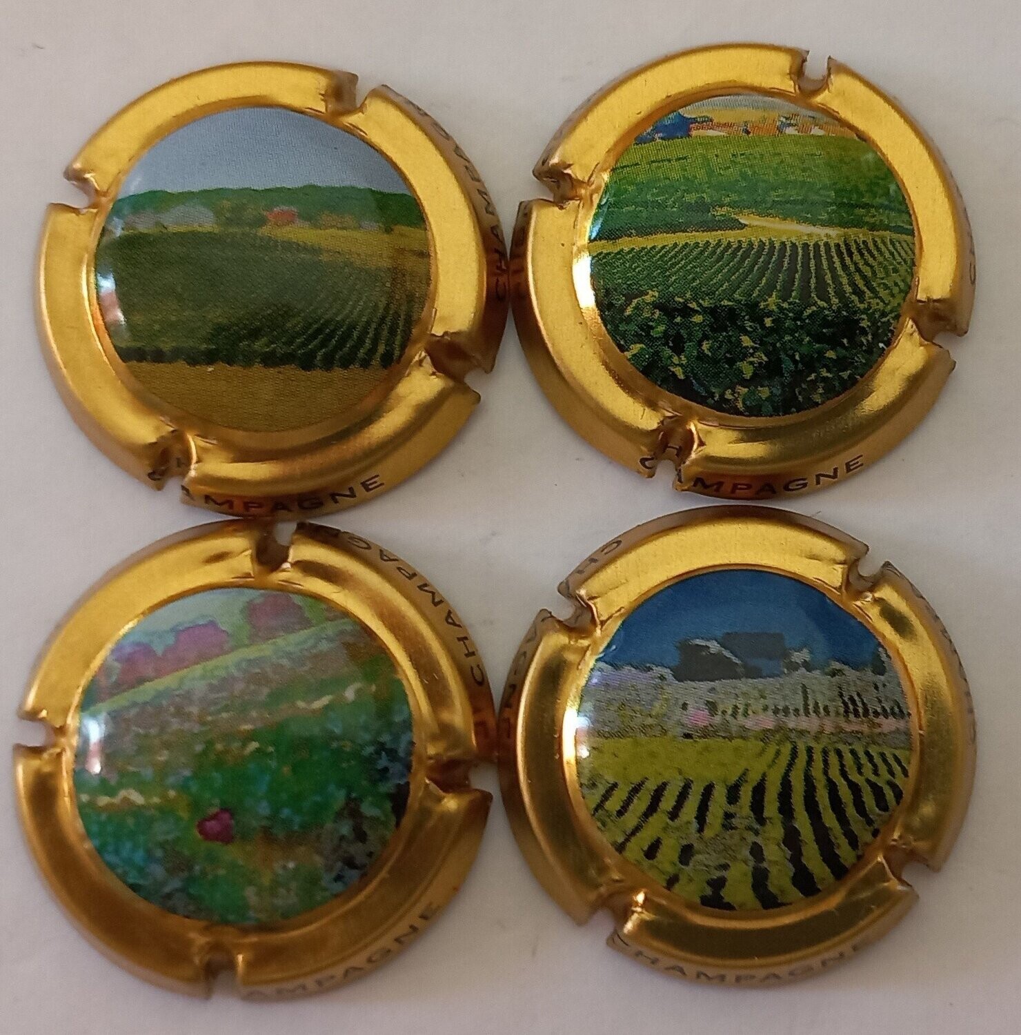 4 BELLES CAPSULES CHAMPAGNE GENERIQUE REF N°747 a 747c NEWS