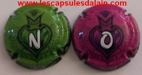 2 BELLES CAPSULES CHAMPAGNE GENERIQUE COEUR ET COURONNE N ET O NEWS