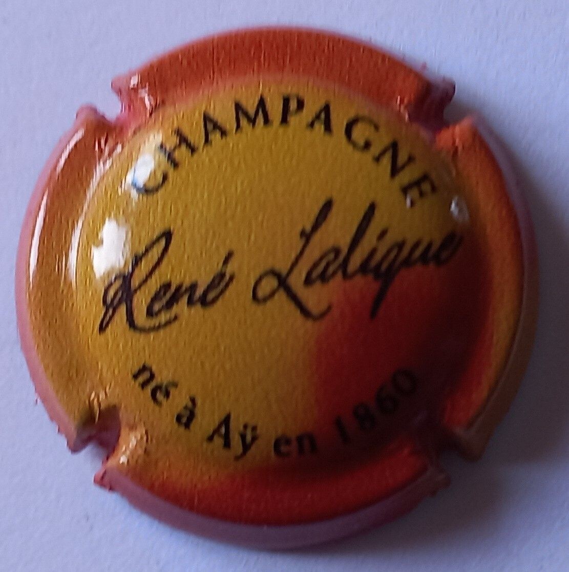 BELLE CAPSULE CHAMPAGNE AY RENE LALIQUE REF N°12 NEWS