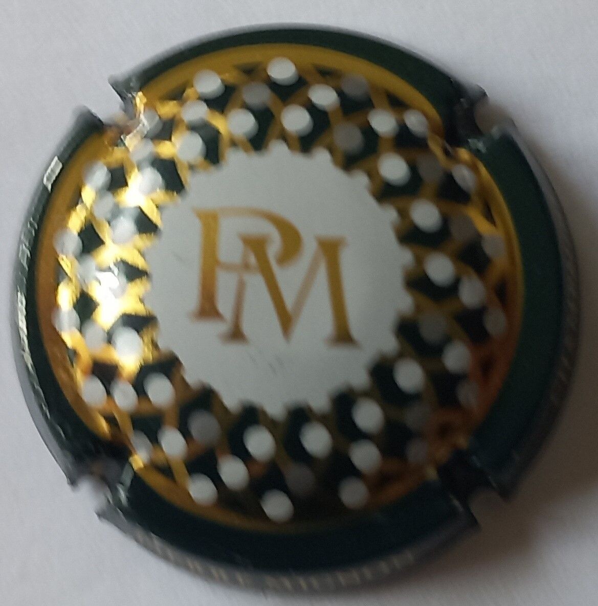 BELLE CAPSULE CHAMPAGNE PIERRE MIGNON P.M VERT FONCE REF N°219j NEWS
