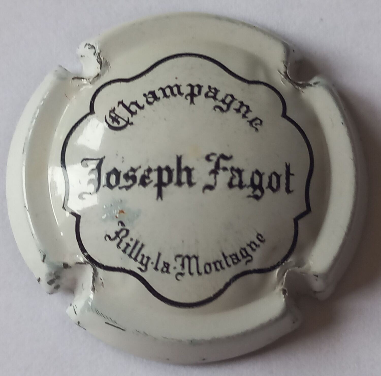 BELLE CAPSULE CHAMPAGNE FAGOT JOSEPH RÉF 8 NEWS