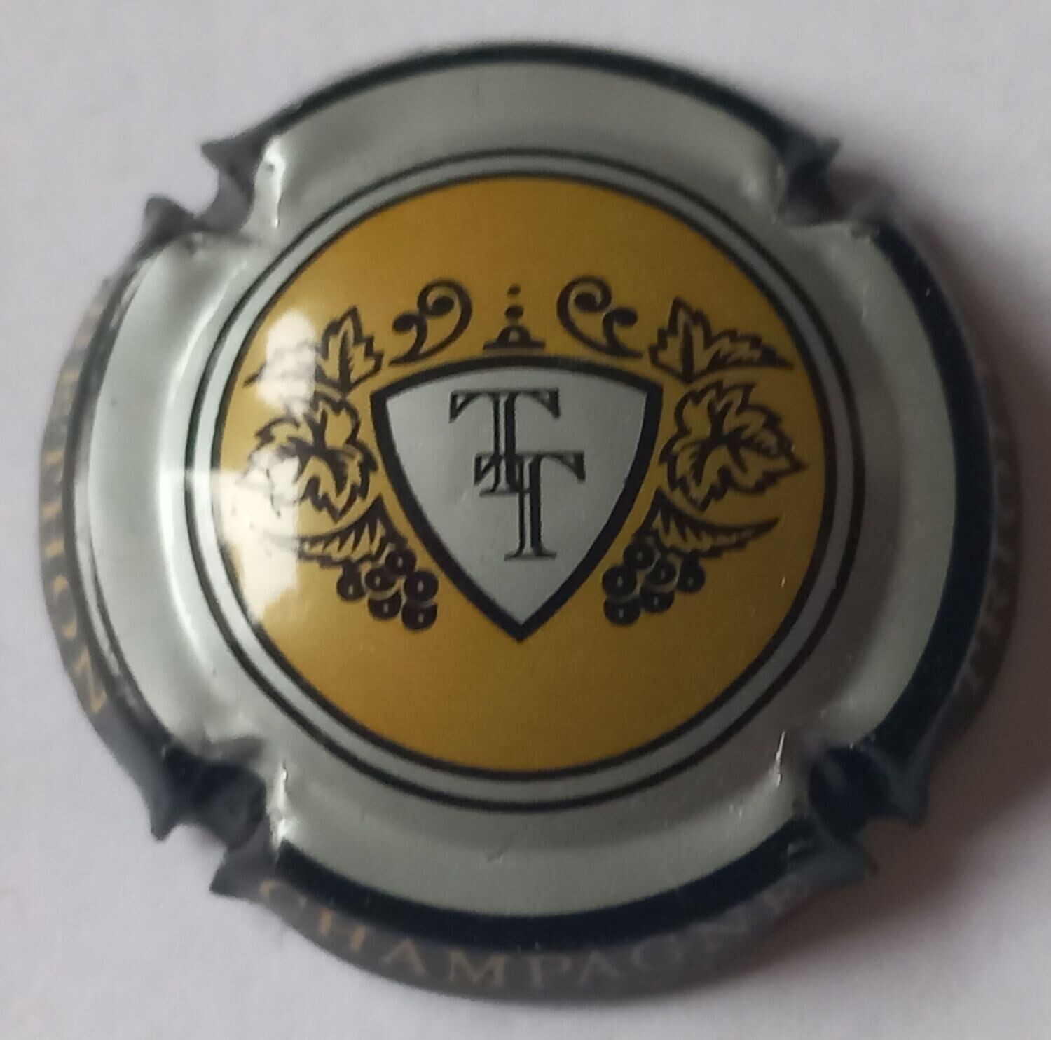 BELLE CAPSULE CHAMPAGNE TRIOLET THIERRY REF N°1 NEWS