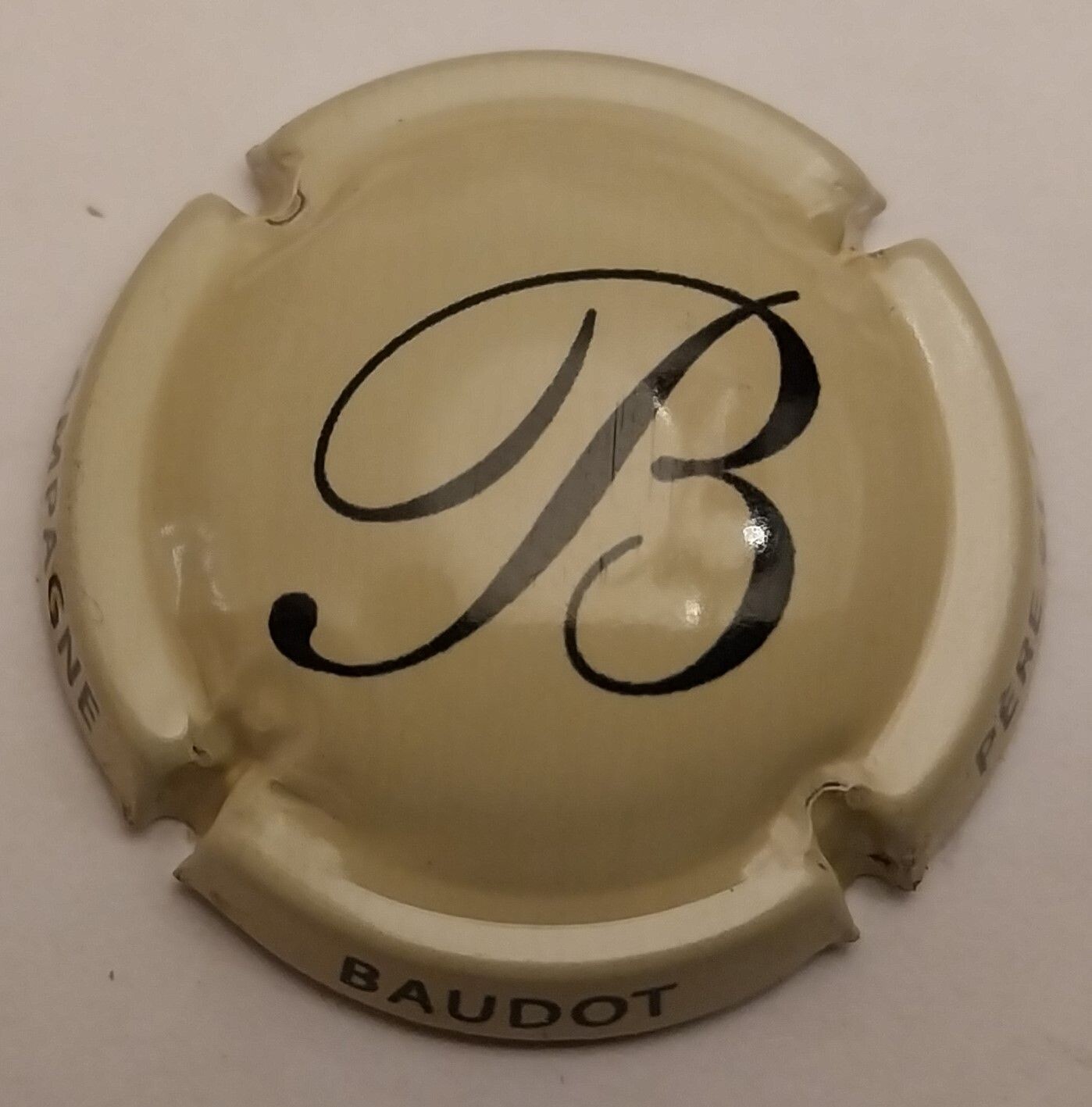 BELLE CAPSULE CHAMPAGNE BAUDOT PERE ET FILS REF N°10 NEWS