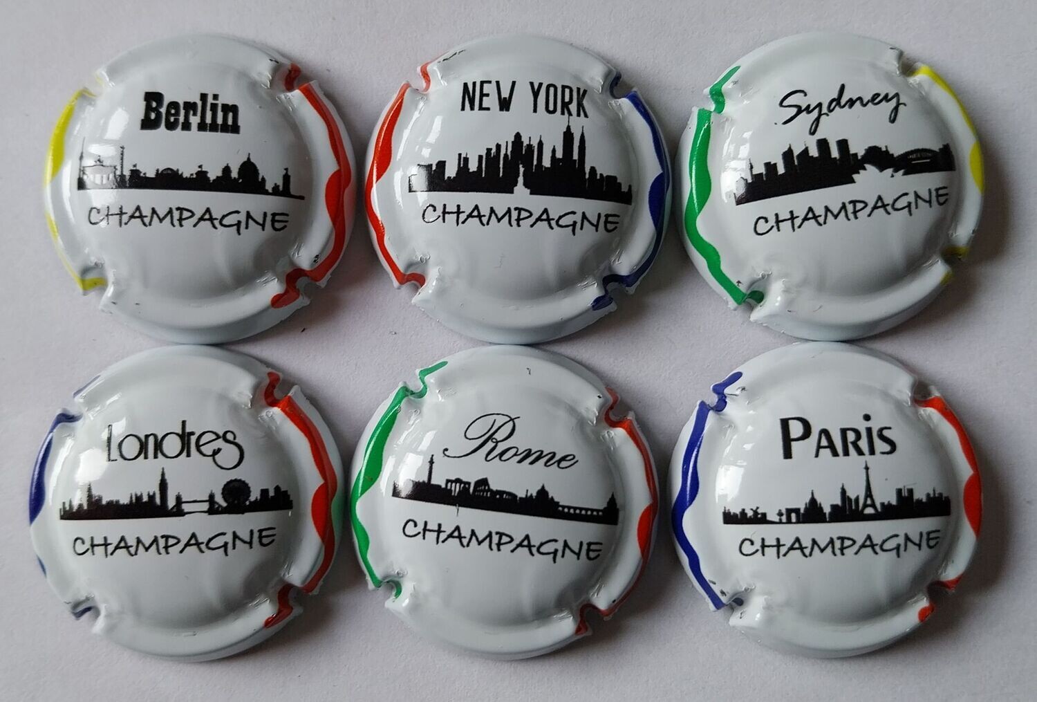 6 BELLES CAPSULES CHAMPAGNE GENERIQUE CHAMPAGNE EN CAPITALE 2024 REF N° C217 a C217e NEWS