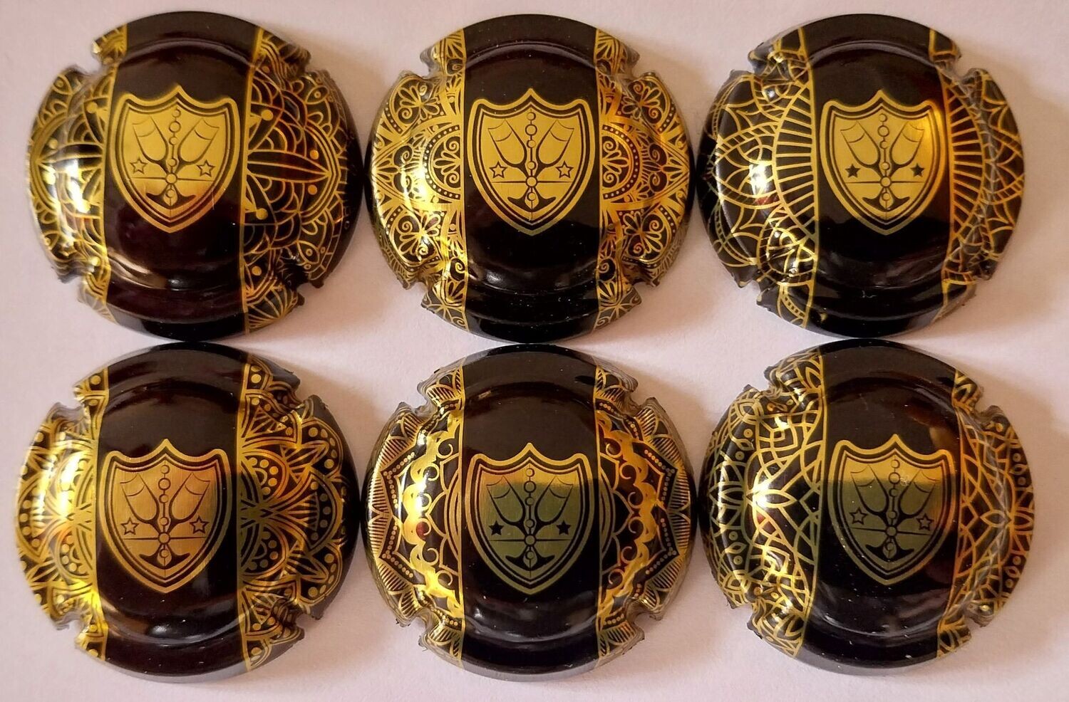 6 BELLES CAPSULES CHAMPAGNE GENERIQUE BLASON REF N°1384 a 1384e  NEWS