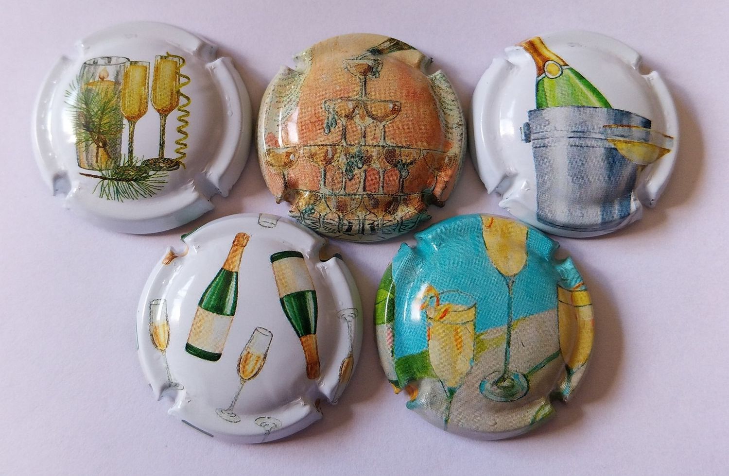 5 BELLES CAPSULES CHAMPAGNE GENERIQUE AQUARELLE 2024 REF N°1399 a 1399d NEWS
