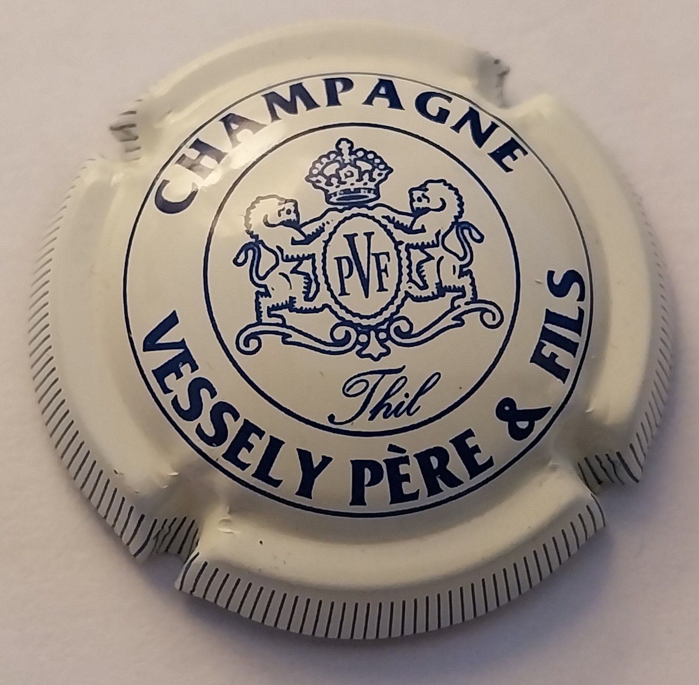 BELLE CAPSULE CHAMPAGNE VESSELY PERE & FILS REF N°6 NEWS