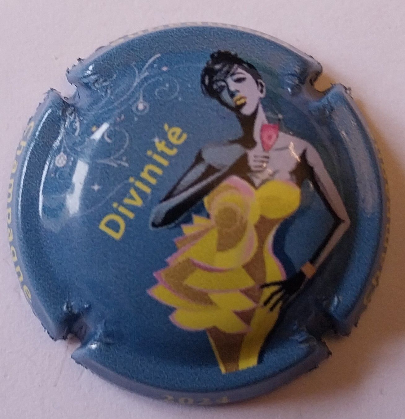 BELLE CAPSULE CHAMPAGNE GENERIQUE DIVINITE 2024 REF N°985zb NEWS