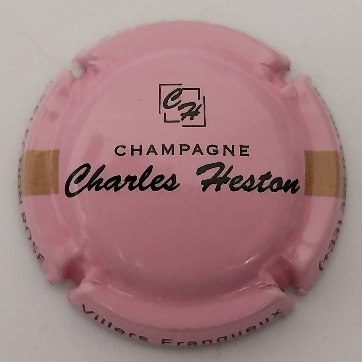 BELLE CAPSULE CHAMPAGNE SIX COTEAUX CHARLES HESTON REF N° 55b NEWS