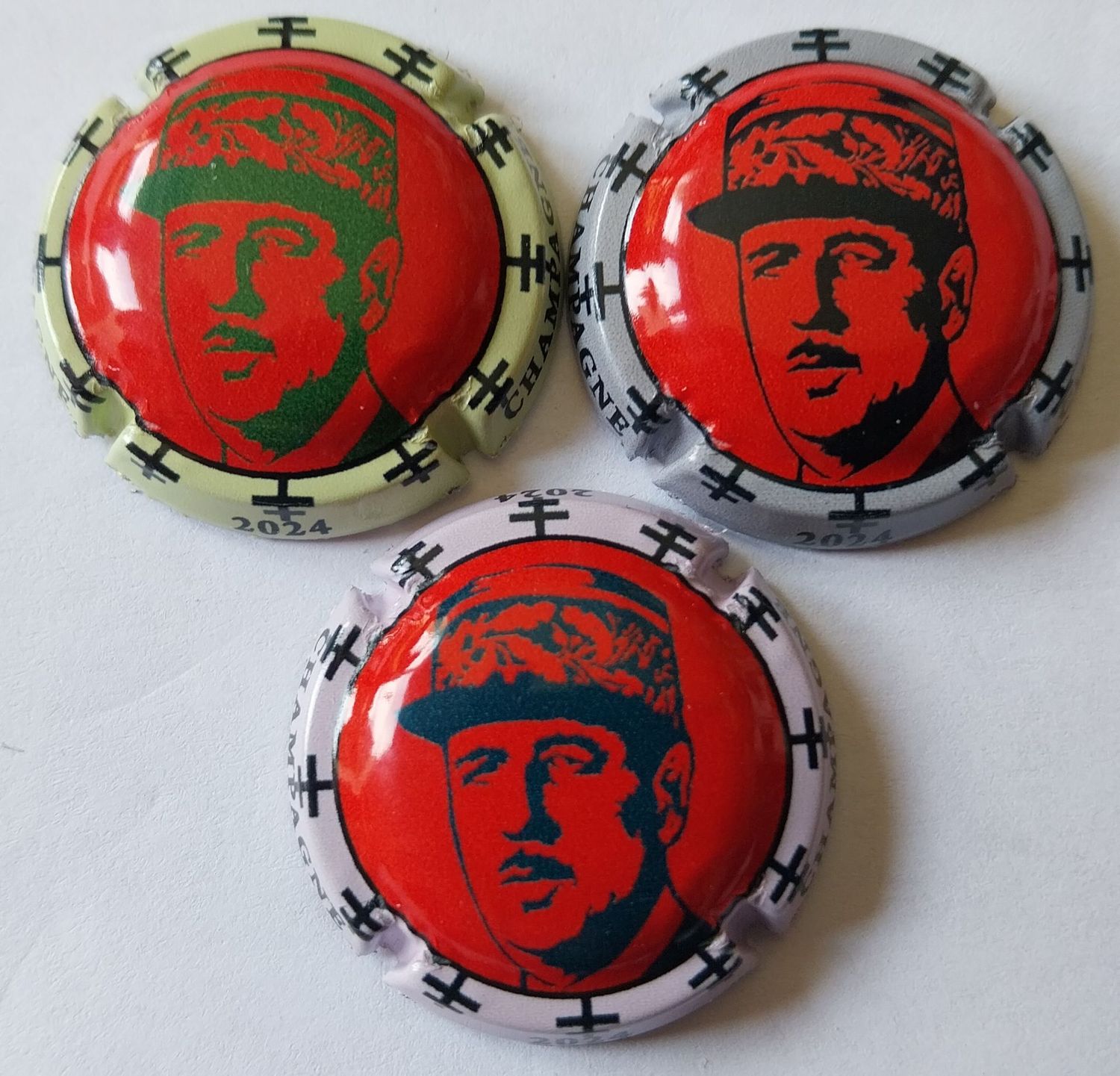 3 BELLES CAPSULES CHAMPAGNE GENERIQUE GENERAL DE GAULLE 2024 REF N°1236l a 1236n NEWS