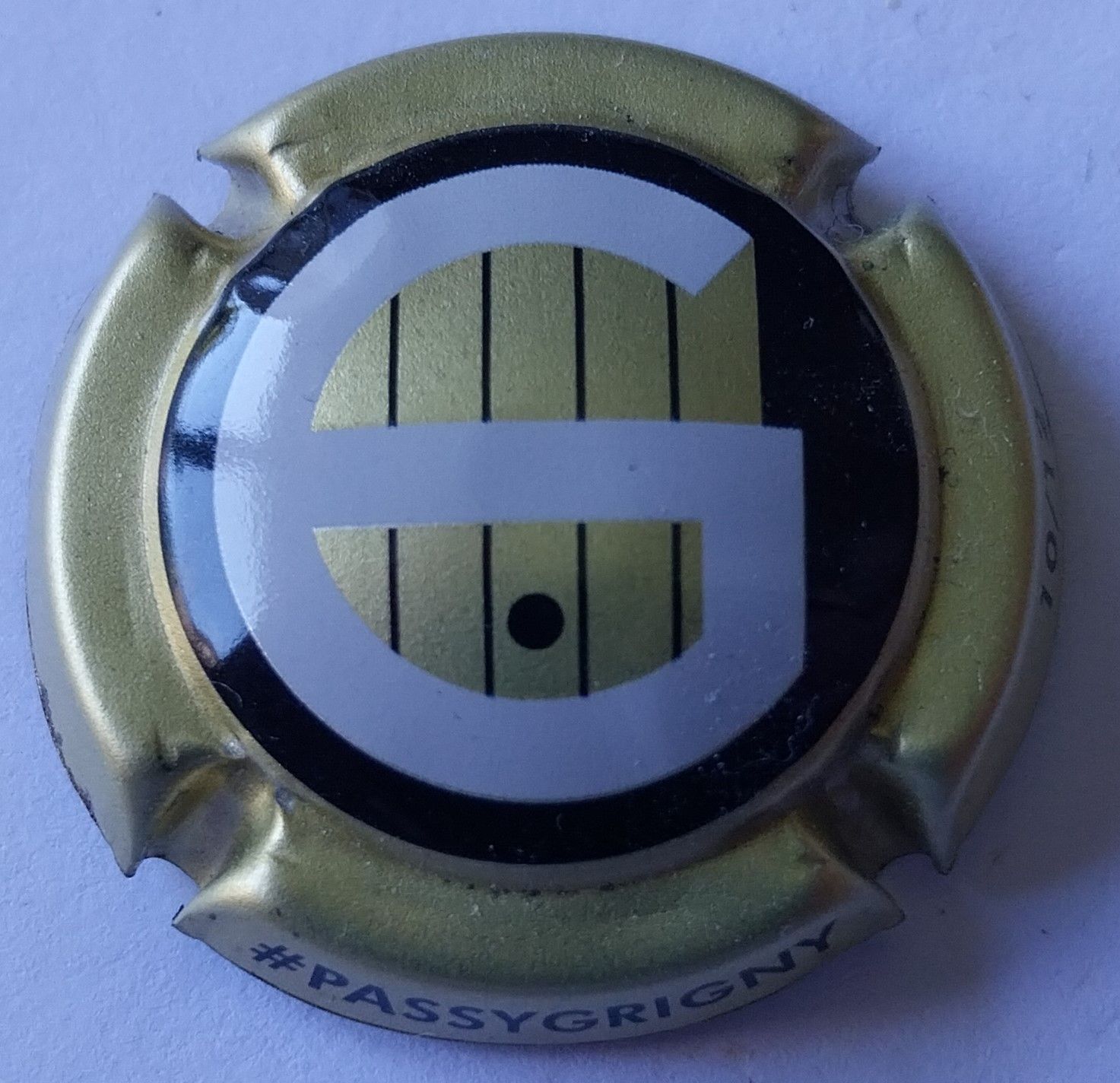 BELLE CAPSULE CAHMPAGNE PASSY GRIGNY REF N°17f NEWS
