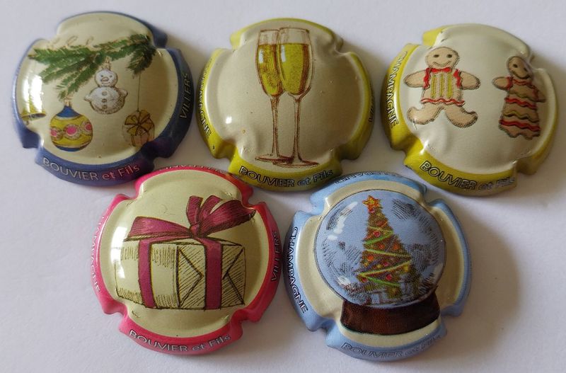 5 BELLES CAPSULES CHAMPAGNE BOUVIER ET FILS NOEL REF N° 7 a 7d NEWS