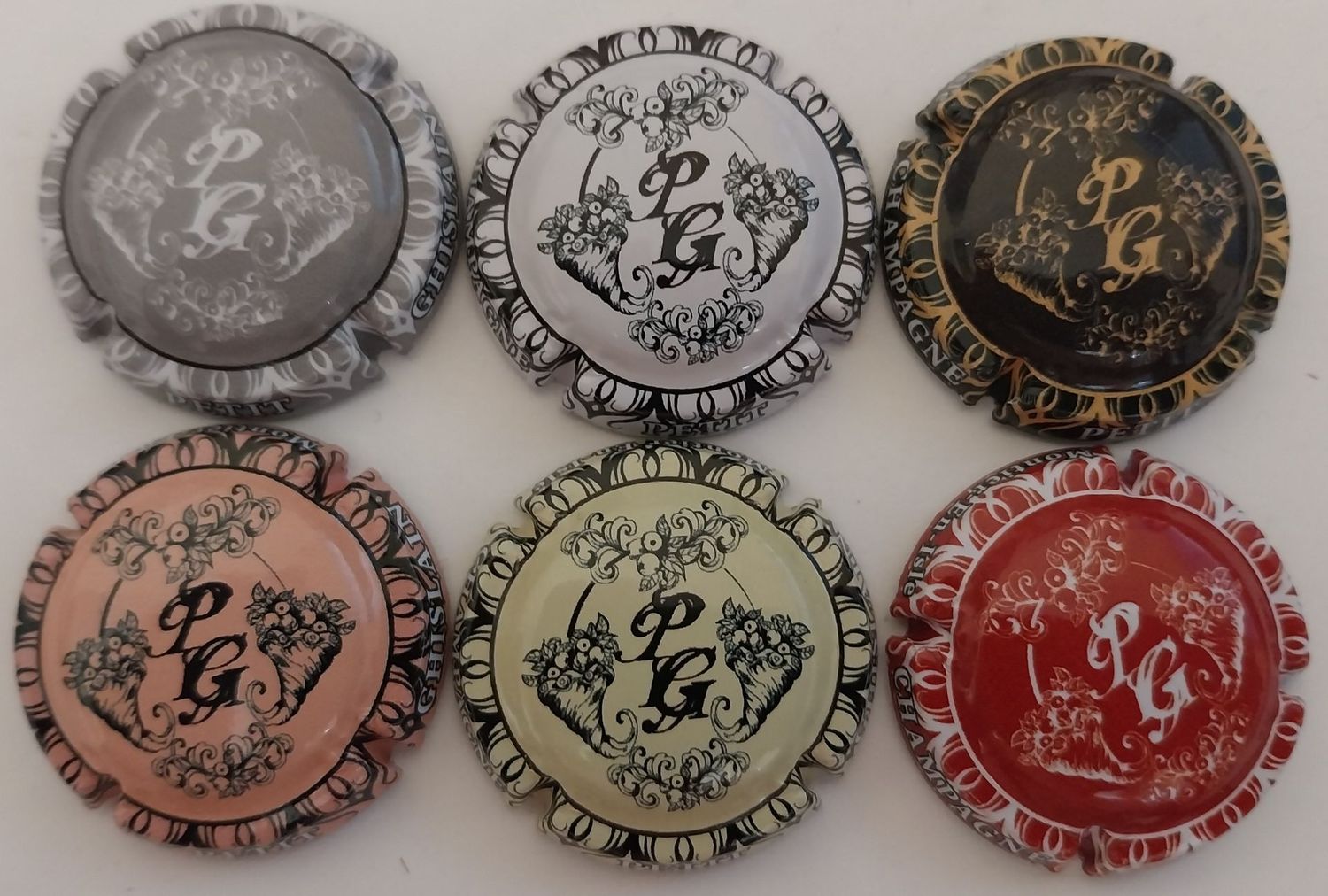 6 BELLES CAPSULES CHAMPAGNE PETIT GHISLAIN REF N°8f a 8k NEWS