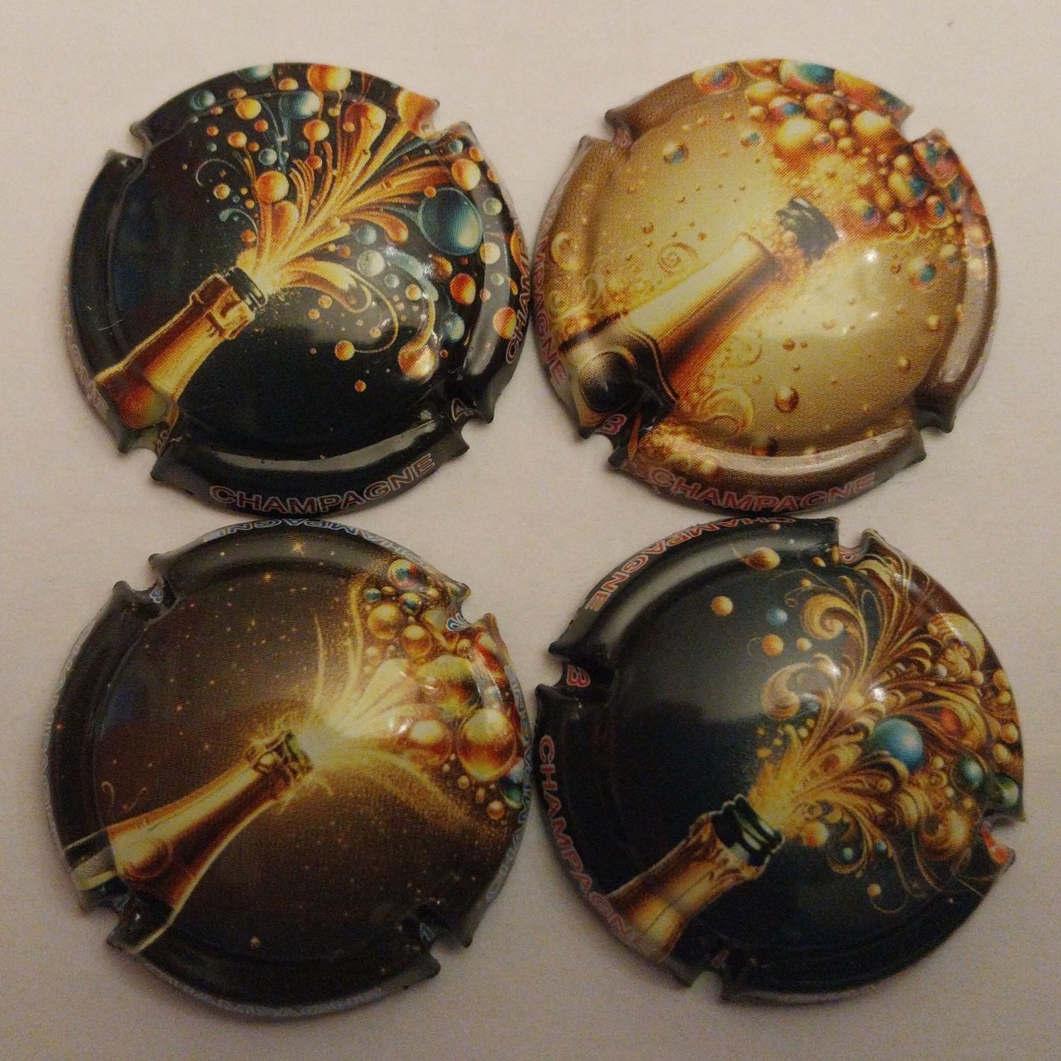 4 BELLES CAPSULES CHAMPAGNE GENERIQUE FESTIF 2024 REF N°1435 a 1435c NEWS